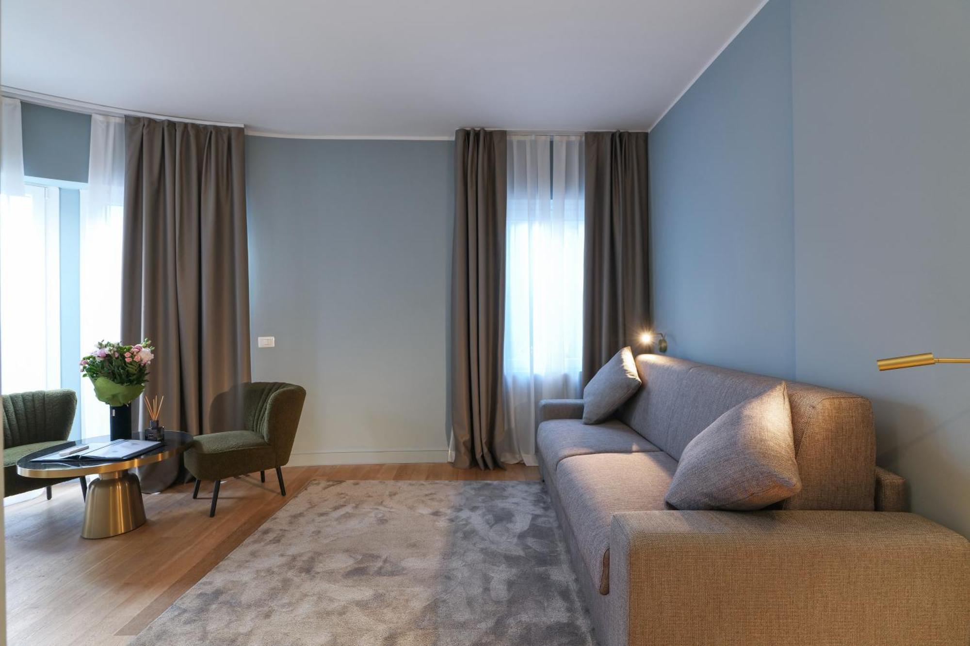 Prestige Boutique - Piazza Duomo View Apartment Milan